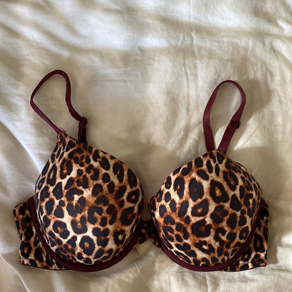 Victoria’s Secret pink bra